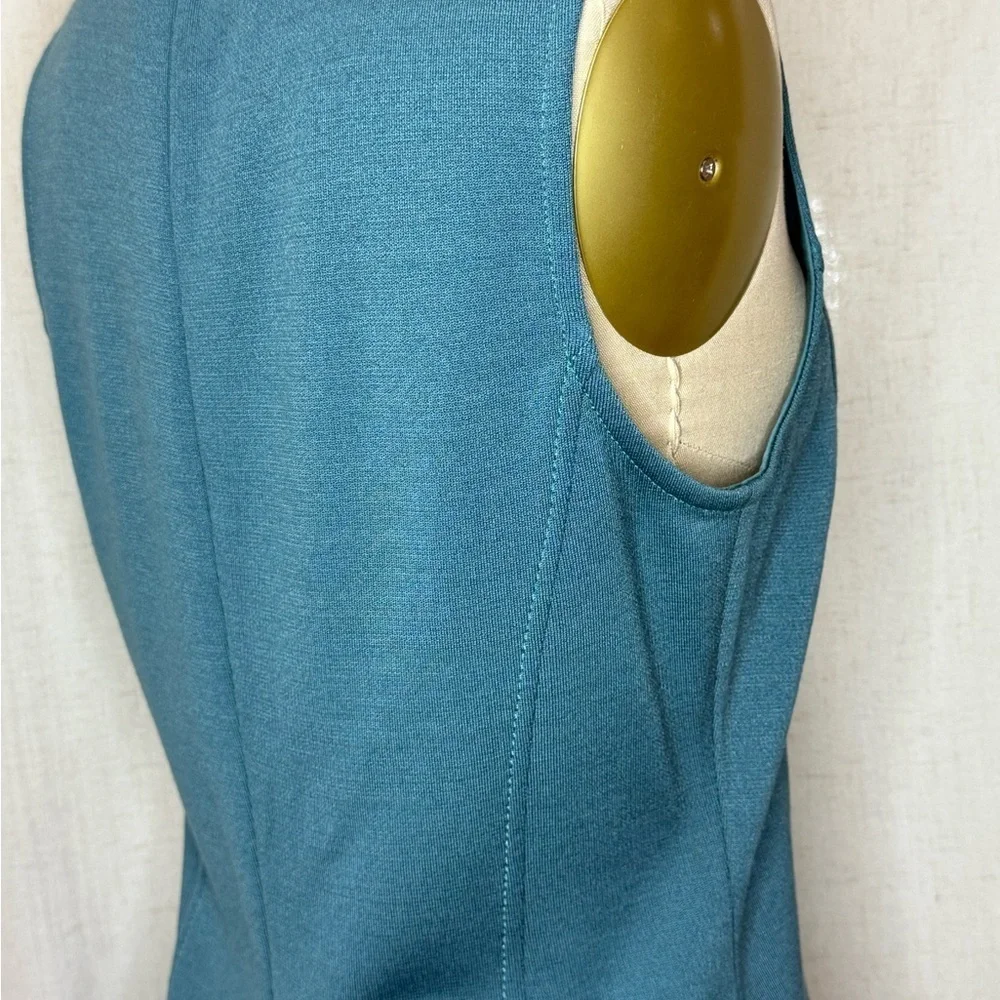 St. John Blue Knit Sleeveless Sheath Dress Size 6 Classic Elegant Workwear - Picture 3 of 8